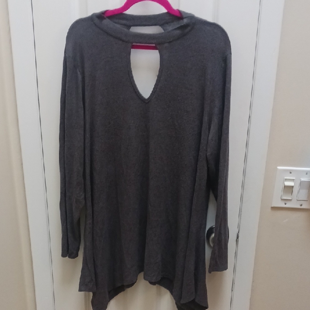 Ing Charcoal Tunic with Keyhole Design